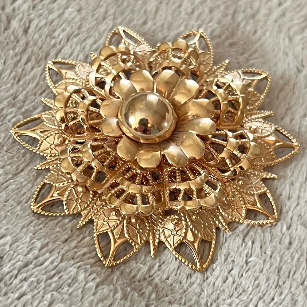 Vintage Gold Filigree Sunflower/Daisy Brooch